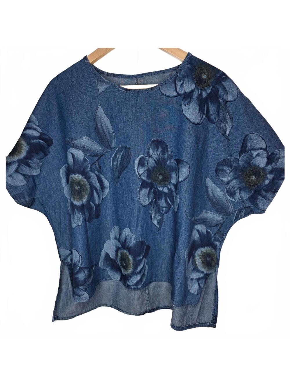 Made in Italy Boxy Floral Blue Cotton Blend Top.  Lg  excellent condition